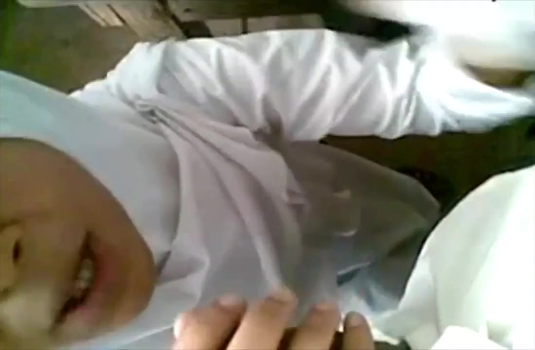 Awek tudung jilbab cute blowjob